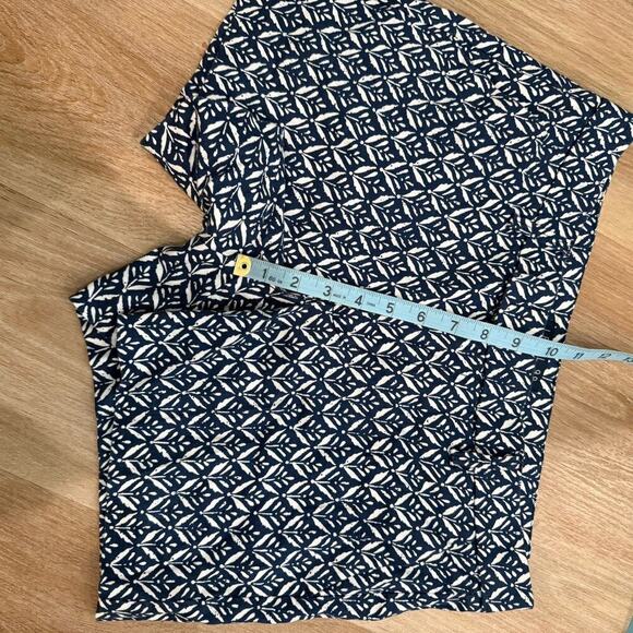 Anthropologie Level 99 Shorts Women's Size 28 Blue White Flat Front Chino Shorts - Picture 12 of 13